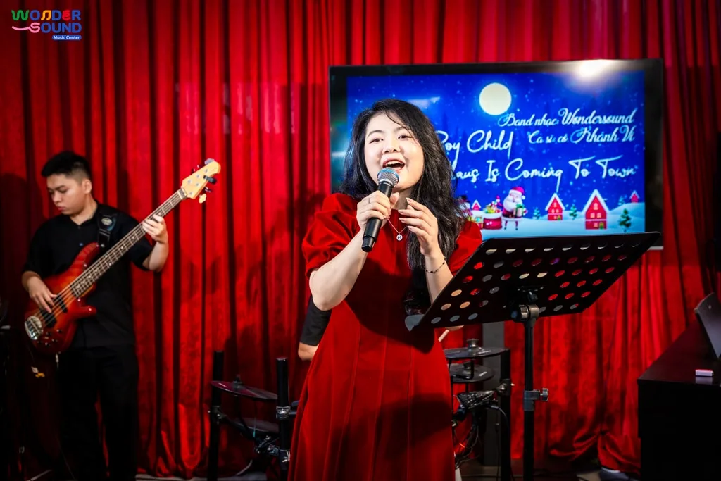 Cô Vy hát — giáo viên thanh nhạc Wondersound